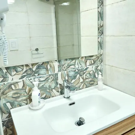 Madama Bed and Breakfast 3*