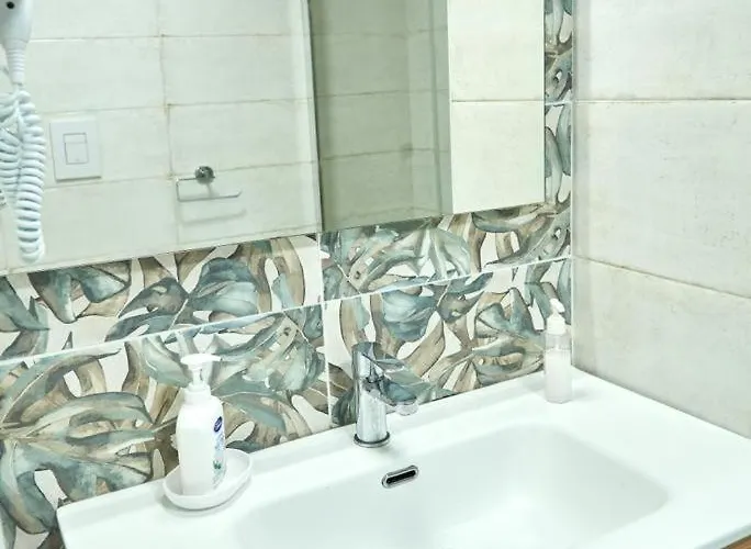 Madama Nocleg ze śniadaniem 3*