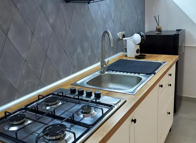 Madama Nocleg ze śniadaniem 3*