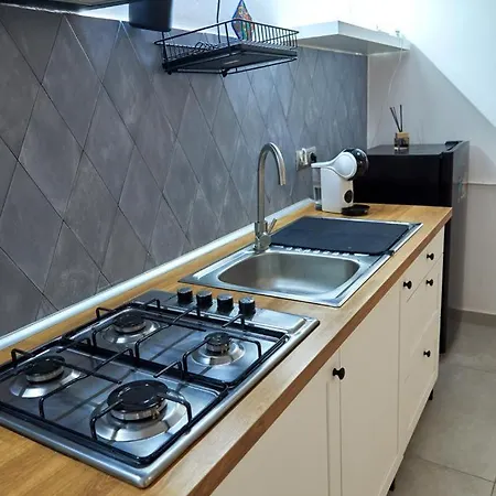 Madama Bed and Breakfast 3*